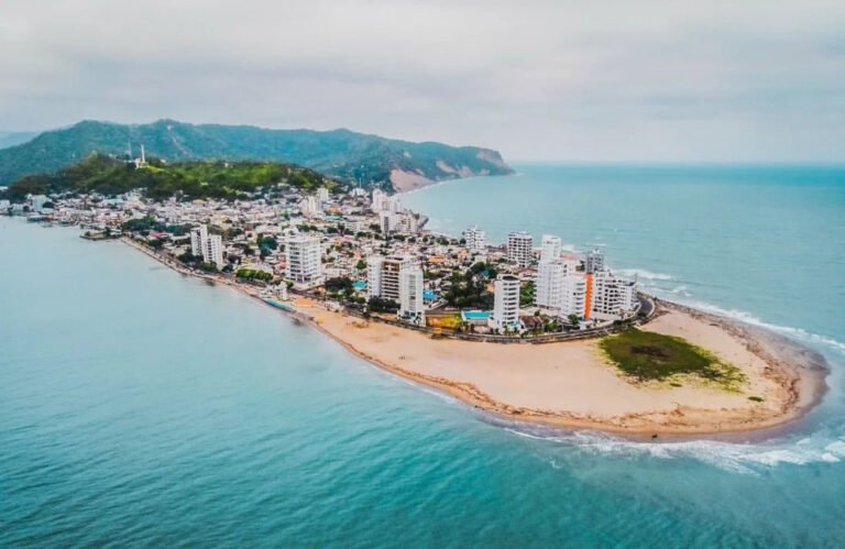Bahia de Caraquez, Ecuador Expat Living at it's best